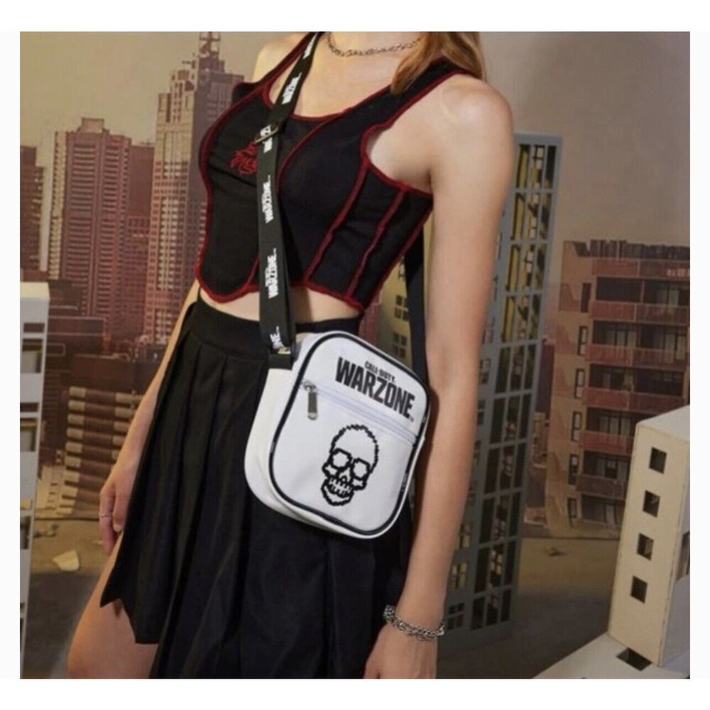 CALL OF DUTY Purse Crossbody NWT NEW Black Skull zip Up ROMWE